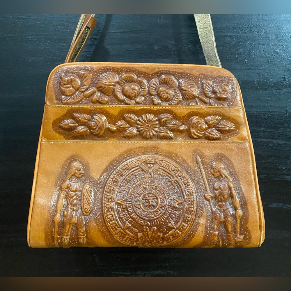 Floral embossed, handheld bag - Picture 10 of 11